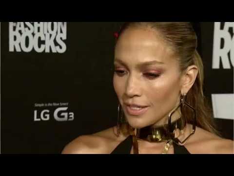 VIDEO : Jennifer Lopez Posts About New Album