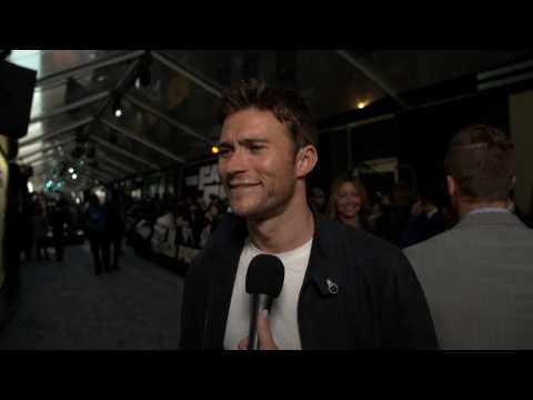 VIDEO : 'The Fate of the Furious' Premiere: Scott Eastwood