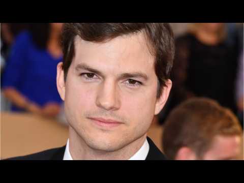 VIDEO : Ashton Kutcher Pays Tribute Family In Emotional Speech