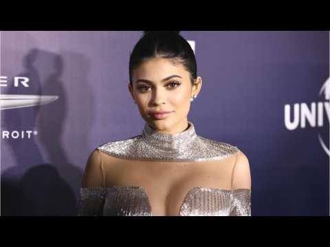 VIDEO : Channel24.co.za | Kylie Jenner makes teen's prom wish come true