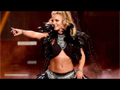 VIDEO : Britney Spears Shares Bikini Pics