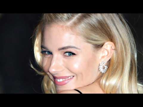 VIDEO : Sienna Miller In 'Private Life Of A Modern Woman'