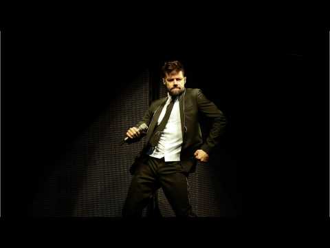 VIDEO : Ricky Martin To Play Versace?s Lover on ?American Crime Story?