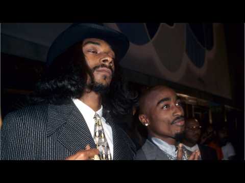 VIDEO : Snoop Dogg Inducts Tupac Into Rock Hall Of Fame