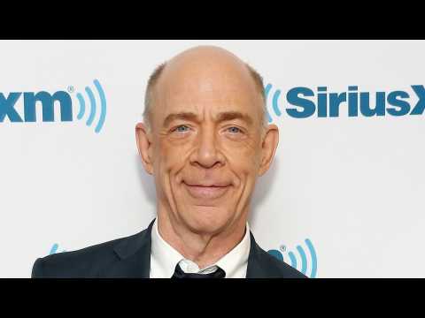 VIDEO : New Photo Shows J.K. Simmons As Commissioner Gordon In 'Justice League'