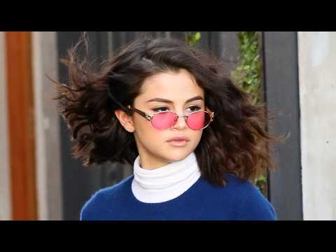 VIDEO : Selena Gomez Flew To See The Weeknd Perform