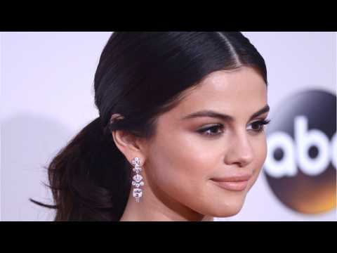 VIDEO : Selena Gomez Joins The Weeknd on Colombian Tour