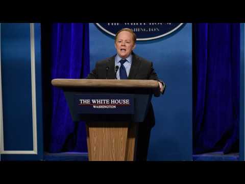 VIDEO : Melissa McCarthy Talks About Being Sean Spicer On SNL
