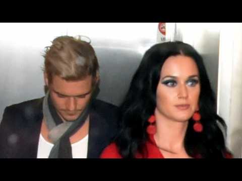 VIDEO : Orlando Bloom Discusses Katy Perry Split