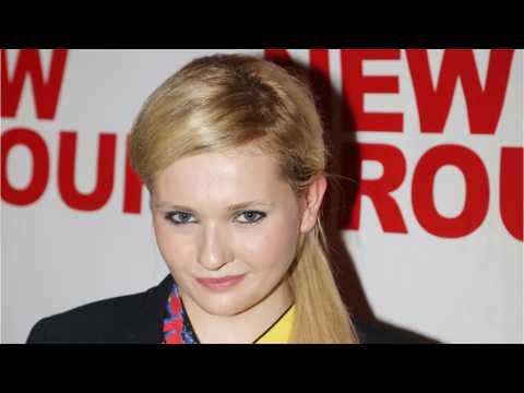 VIDEO : Abigail Breslin Discloses She Was Sexually Assaulted