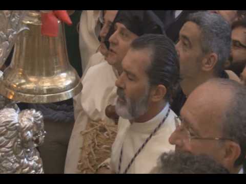 VIDEO : Antonio Banderas no olvida a Melanie en Semana Santa