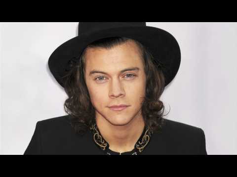 VIDEO : Harry Styles Teases His Fans About His Upcoming Album