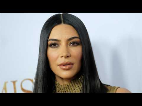 VIDEO : Kim Kardashian Looked Flawless in Gold at The Promise Premier