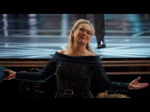 VIDEO : Meryl Streep Presents at Poetry Event