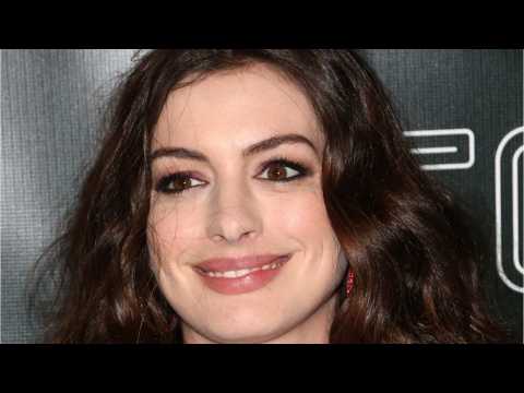 VIDEO : Anne Hathaway Admits To Internalized Misogyny