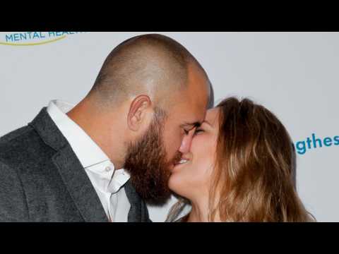 VIDEO : Ronda Rousey Engaged To Travis Browne