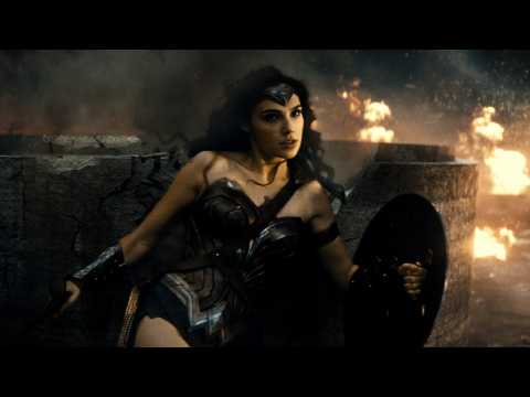 VIDEO : Gal Gadot Is Going to Save the DC Film Universe?