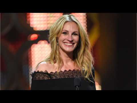 VIDEO : Julia Roberts Is 'World's Most Beautiful Woman' For Fifth Time