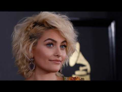 VIDEO : Paris Jackson Signs With Modeling Agency