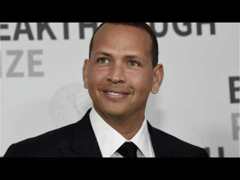 VIDEO : Alex Rodriguez Post Pic With His Daughter & Ex-Wife