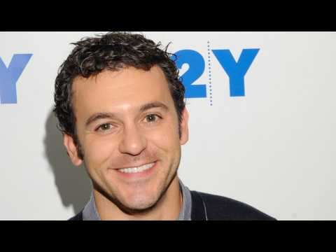 VIDEO : Ricky Gervais Game Show To Be Hosted By Fred Savage