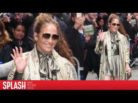 VIDEO : Jennifer Lopez's Kids Schedule Family Time With Their Mother