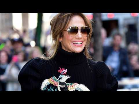 VIDEO : Does Jennifer Lopez Have A New Man?