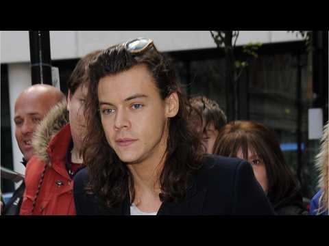 VIDEO : Harry Styles Wets Our Appetite With Solo Album Cover