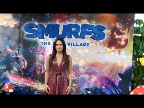 VIDEO : Demi Lovato Attended 'Smurfs: The Lost Village' Premiere