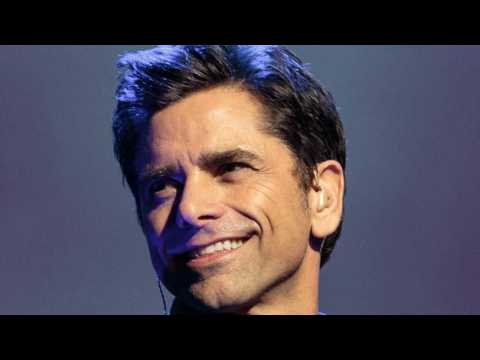 VIDEO : John Stamos Splits His Pants
