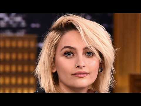 VIDEO : Paris Jackson Hangs With The In Crowd