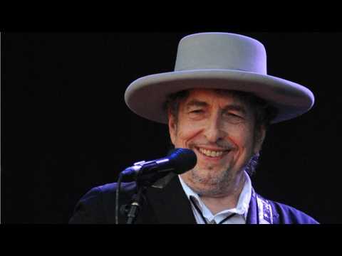 VIDEO : Bob Dylan Finally Gets His Nobel Literature Prize