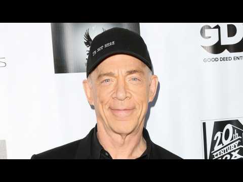 VIDEO : J.K. Simmons Teases Commissioner Gordon Appearance
