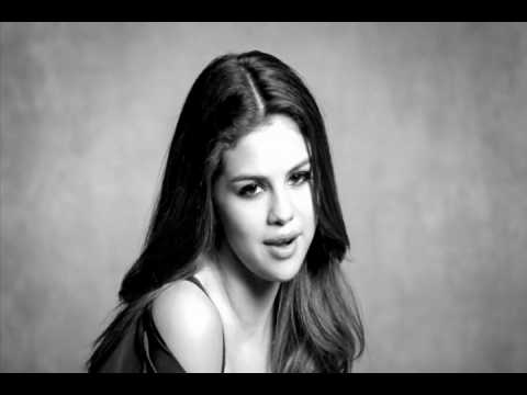VIDEO : Est Selena Gomez preparando una coleccin de joyas?