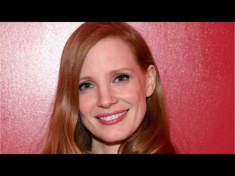 VIDEO : Jessica Chastain Would Consider Playing Poison Ivy