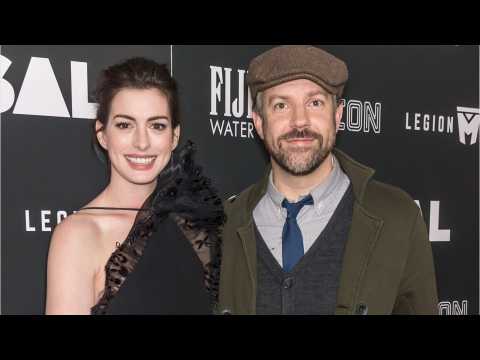 VIDEO : Anne Hathaway And Jason Sudeikis Star In New Monster Movie 'Colossal'