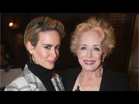 VIDEO : Sarah Paulson & Holland Taylor Spotted Shopping