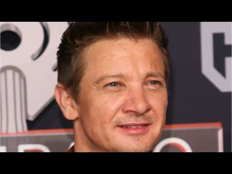 VIDEO : Jeremy Renner Tackles The TV World