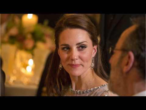 VIDEO : Kate Middleton Glows In Green