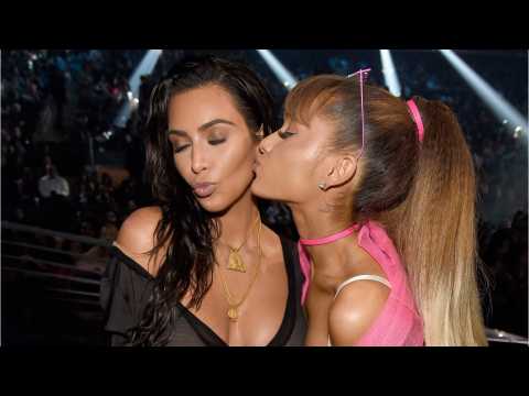 VIDEO : Kim Kardashian & North West Hang Backstage With Ariana Grande