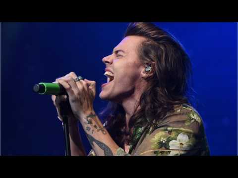 VIDEO : Harry Styles Reveals the Special Present Adele Gave Him on His 21st Birthday