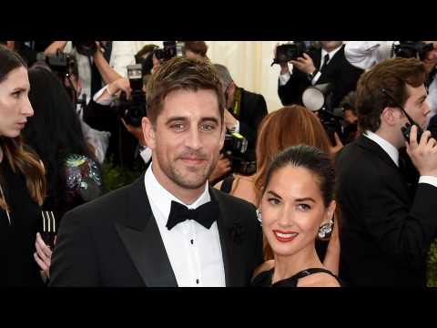 VIDEO : Aaron Rodgers And Olivia Munn Break Up