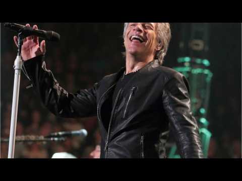 VIDEO : Bronchitis Forces Bon Jovi To Postpone Weekend Shows