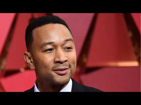 VIDEO : John Legend's Dissed By Arthur For Easter Bunny Outfit