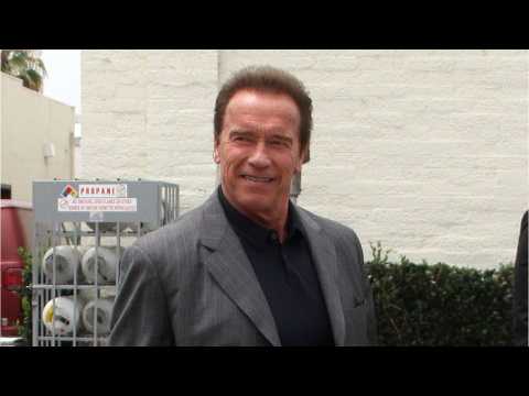 VIDEO : Arnold Schwarzenegger Won't Appear In New Predator Movie