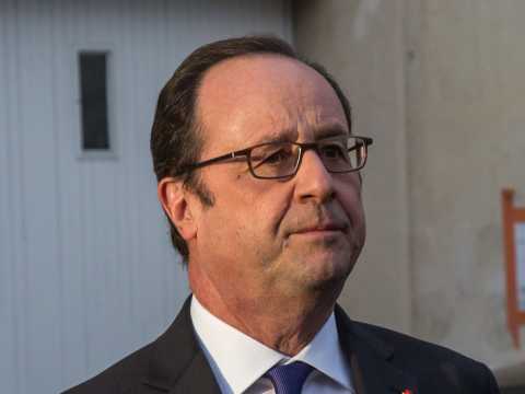 VIDEO : Franois Hollande : Images indites et touchantes du prsident de la Rpublique au lendemain