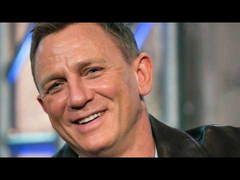 VIDEO : Daniel Craig As Bond: In Or Out?