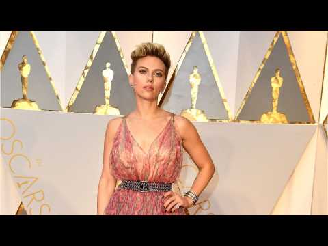 VIDEO : Scarlett Johansson Mocks Ivanka Trump In SNL Parody Commercial