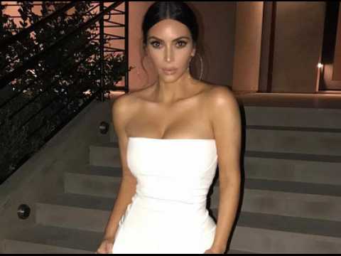 VIDEO : Kim Kardashian : La star expose ses courbes au gala des Impact Awards