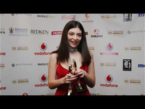 VIDEO : Lorde Loves Her New Single